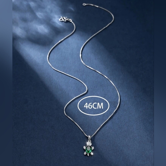Emerald Turtle Necklace - Picture 3 of 3